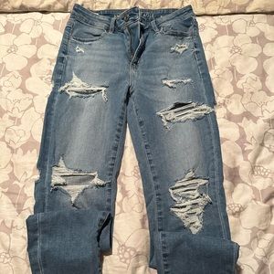 American eagle high rise begging skinny jeans